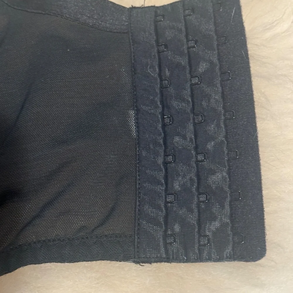 Lace Overlay Underwire Bra in Black with Blush Lining - Picture 4 of 5